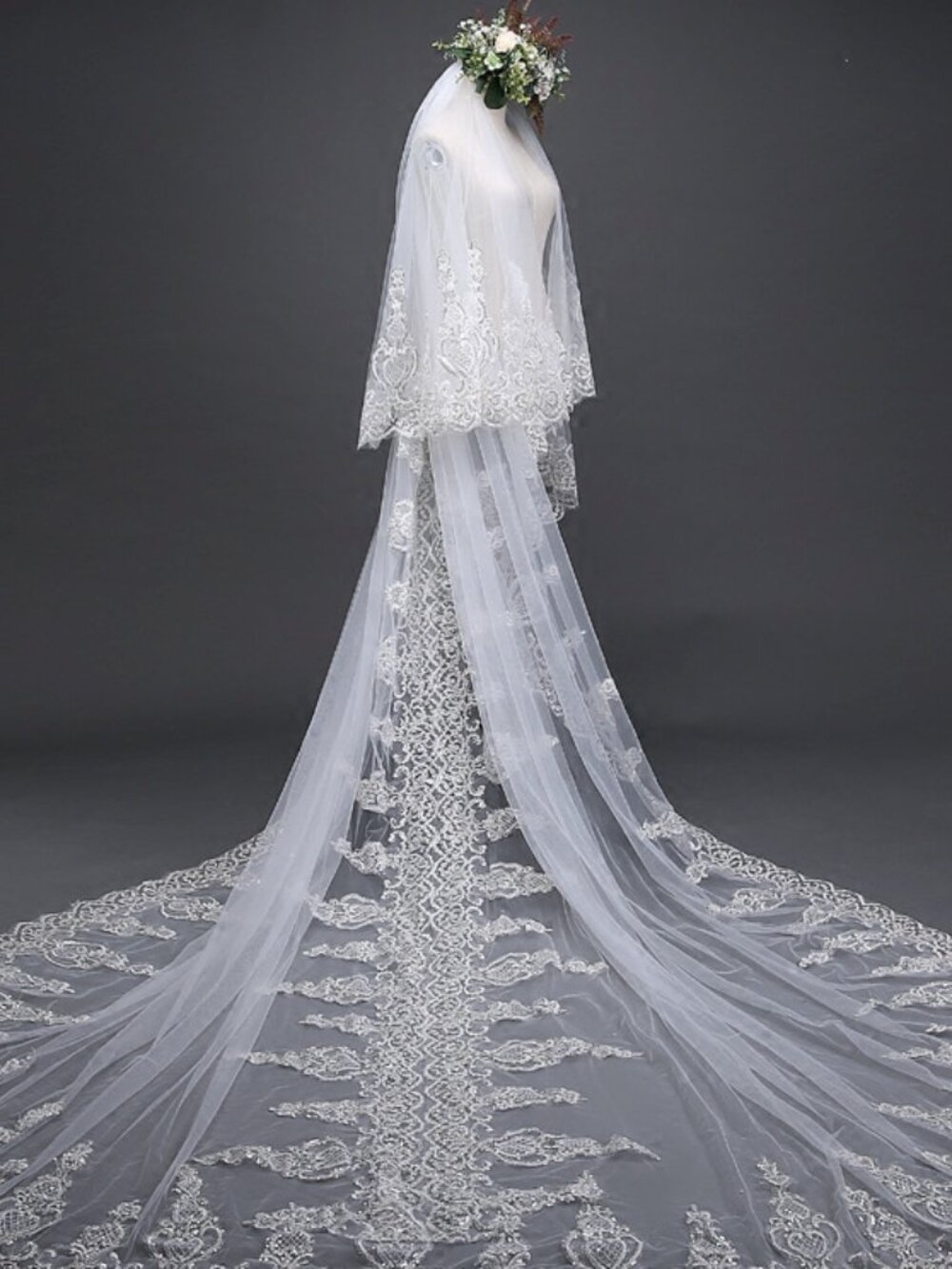 Royal 3M x 3M Cathedral Bridal Veil Sequined Lace Comb